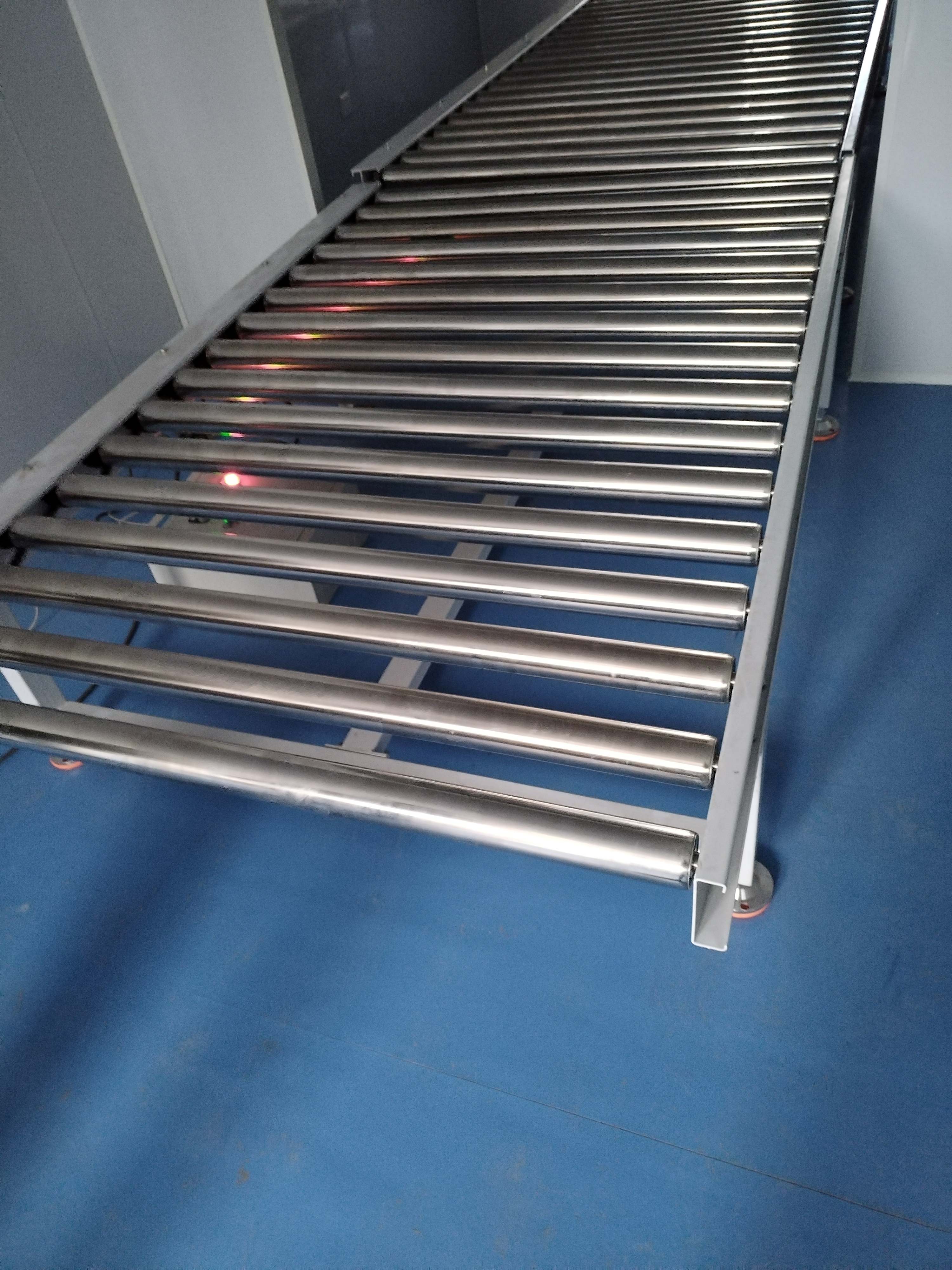 滾筒輸送機特點，青島樂途行工業設備有限公司